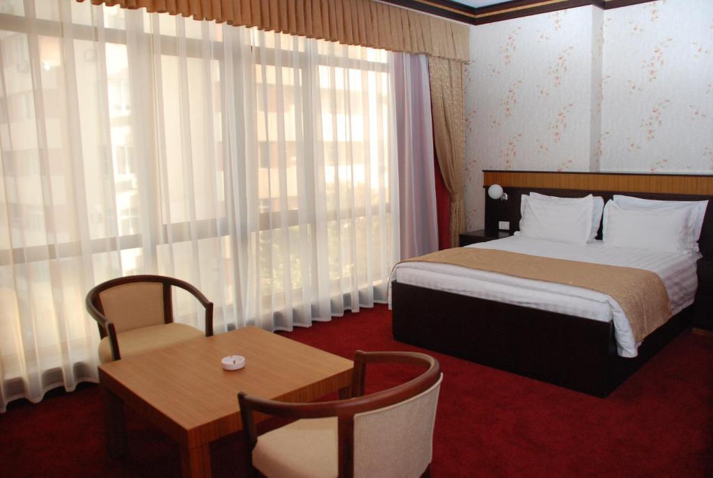 Alp Inn Hotel Bakú Habitación foto